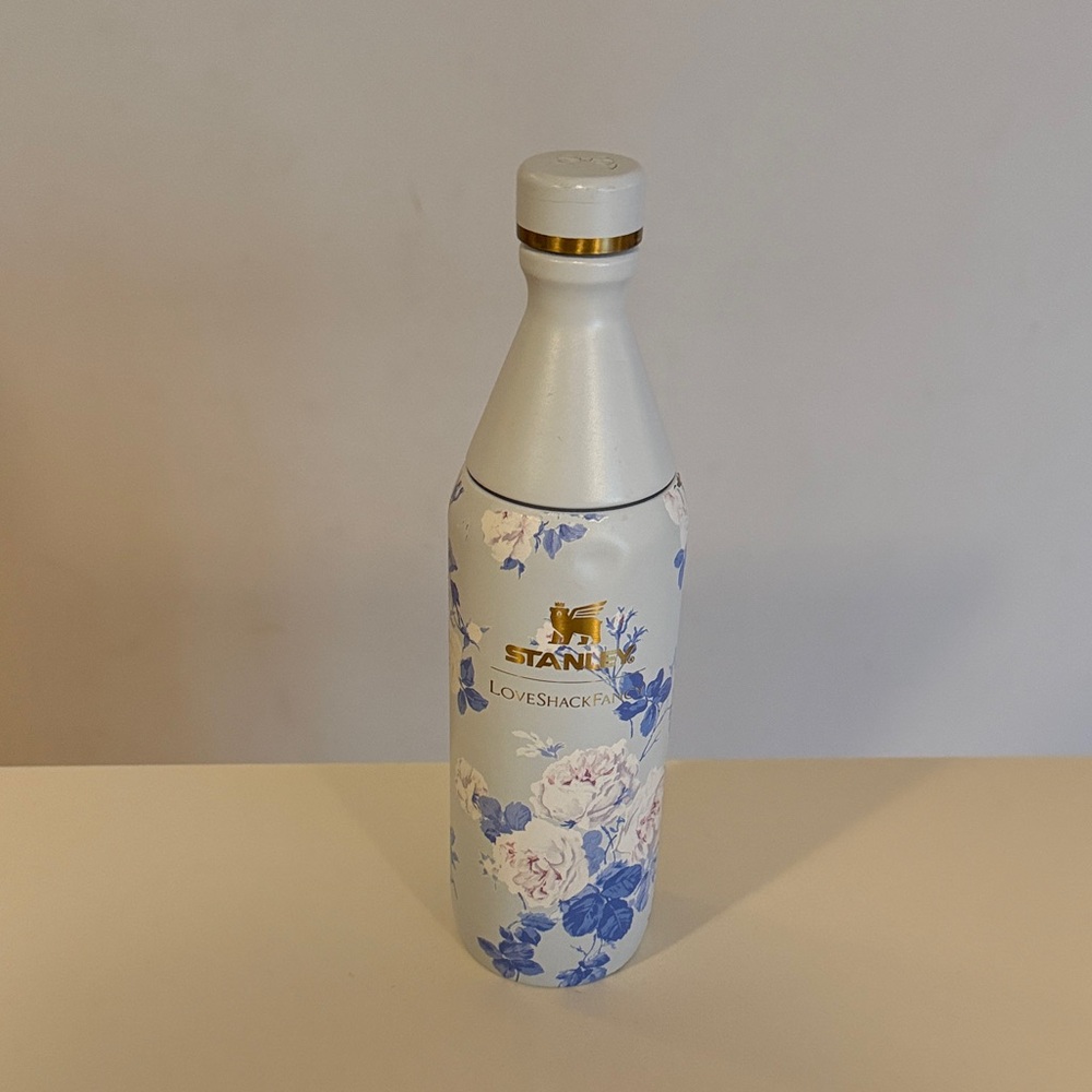 Stanley LoveShackFancy Floral Bottle - White and Blue - All day slim USED
